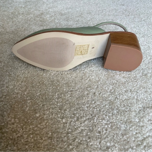 Intentionally Blank Mule Size 39 - Picture 2 of 8